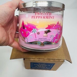 NWT Bath & Body Works 3-wick Candle Twisted Peppermint. Very long burn life.